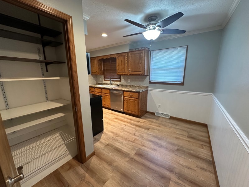 Building Photo - 3520 Sunny Hill Dr