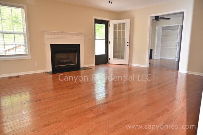 Building Photo - 101 Overlook Ct