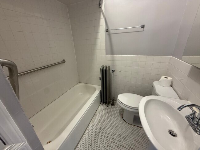 Building Photo - 4501 N Troy St