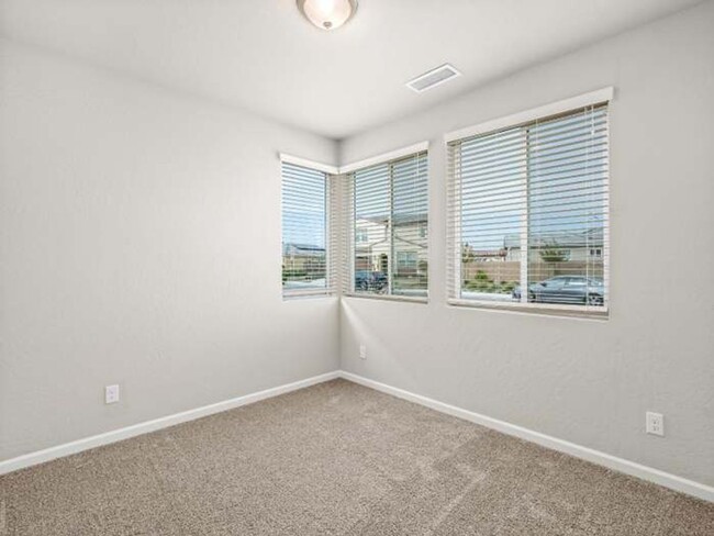 Building Photo - Summer Special $200 OFF!!! 1st Month!!!