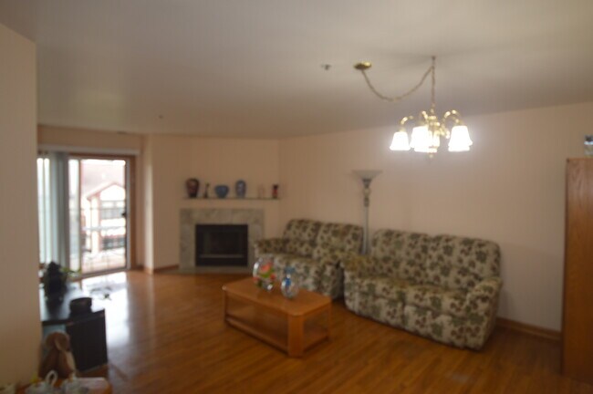 Building Photo - 651 Hapsfield Ln