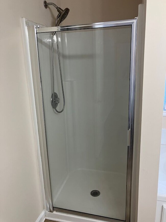 Building Photo - 721-D