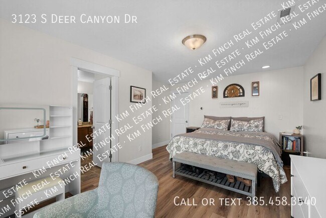 Building Photo - 3123 W Deer Canyon Dr