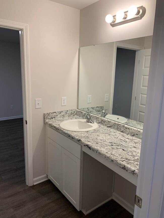 Building Photo - PRELEASING NOW!!- Three Bedroom | Two and a Half Bathroom Home in Cullman