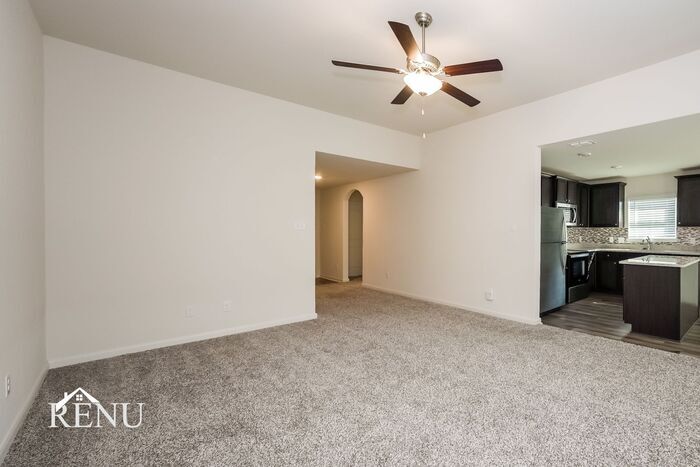 Building Photo - 123 Palomino Bnd Dr