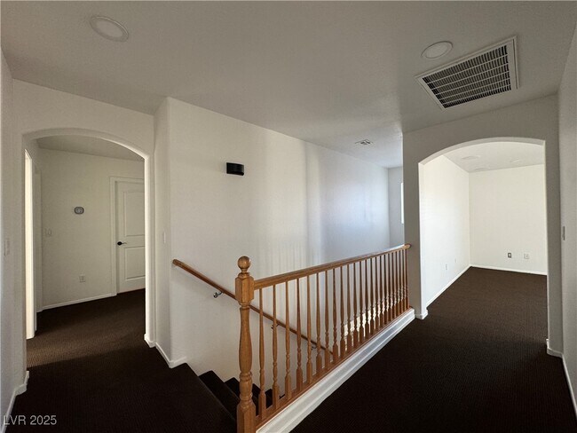 Building Photo - 9501 Ironsend St