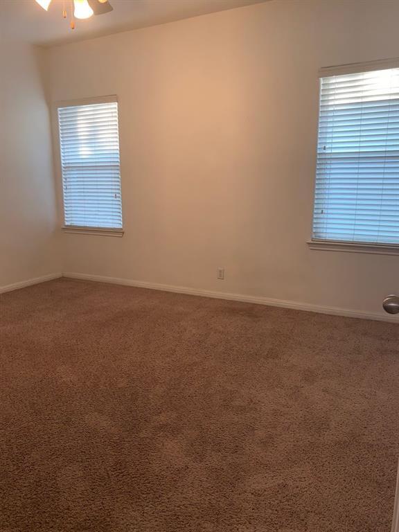 Building Photo - 1904 W 42nd St