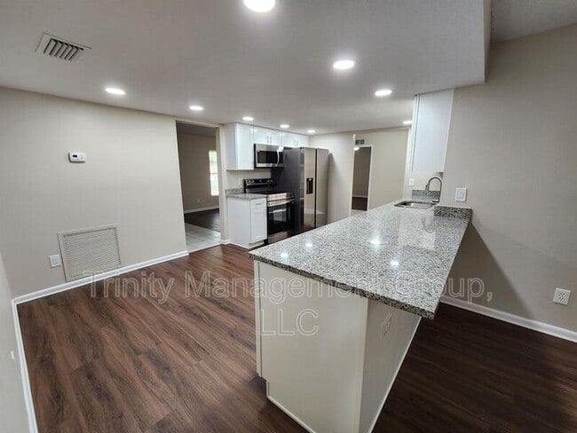 Building Photo - 17531 Brandywine Dr