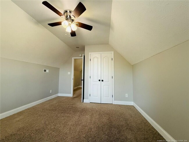 Building Photo - 4033 Des Planes Ave