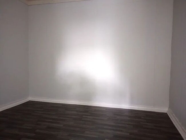 Building Photo - 98 Camp Cir