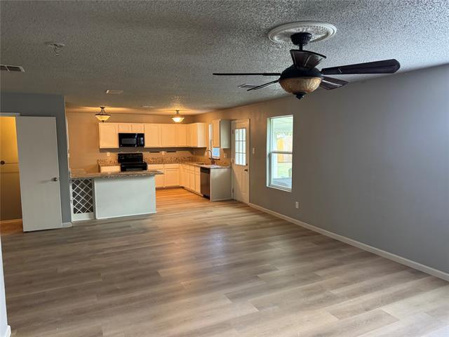 Building Photo - 4612 Bellcrest Dr