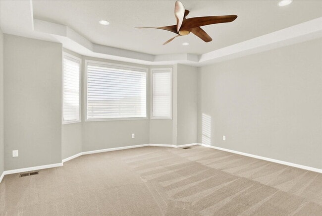 Building Photo - 7576 Oasis Dr