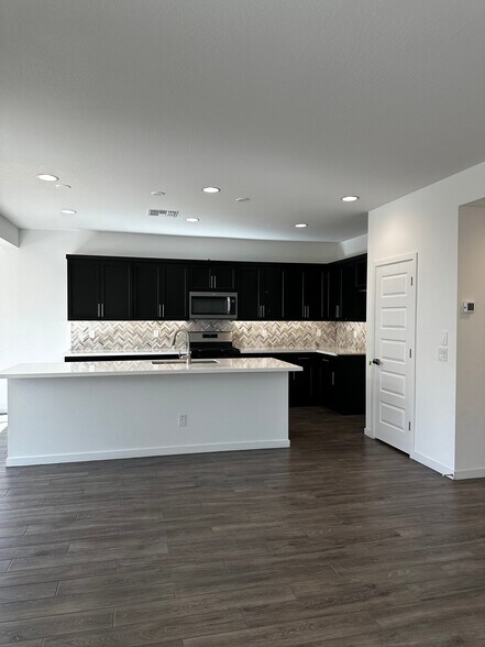 Building Photo - 21301 E Kingbird Dr