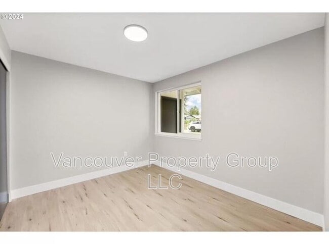 Building Photo - 14120 NE 47th St