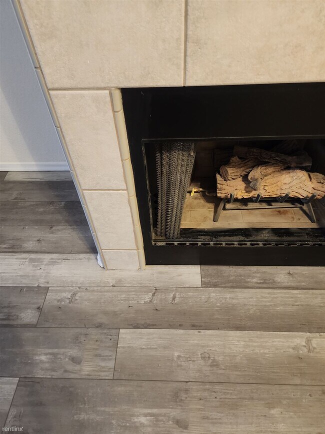 Building Photo - 2 br, 2 bath House - 1825 East Shore Villa...