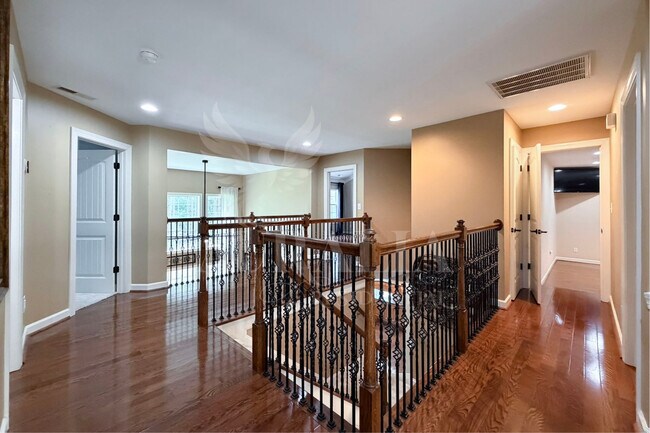 Building Photo - 5604 Pine Rock Ct