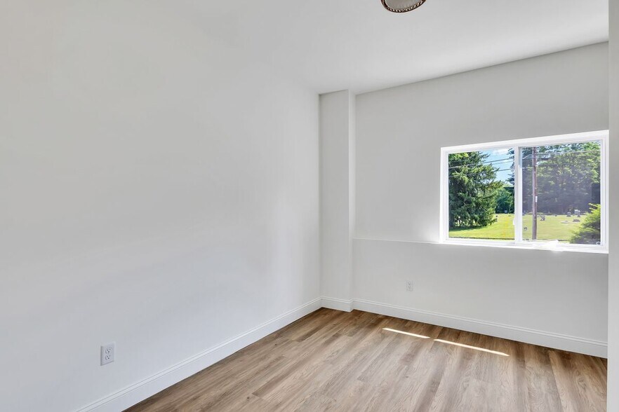 Building Photo - 36 Pawling Ave