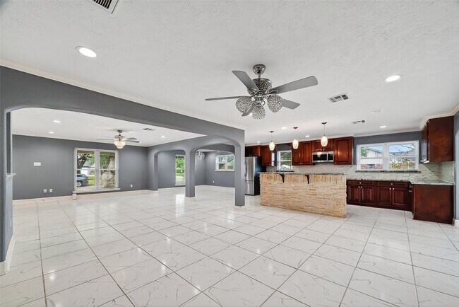 Building Photo - 4901 Burning Tree Dr