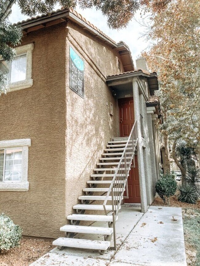 Building Photo - UPSTAIRS 2 BEDROOM CONDO! GATED COMMUNITY!...
