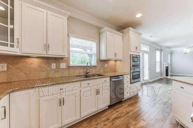 Building Photo - 7419 Canova Ln