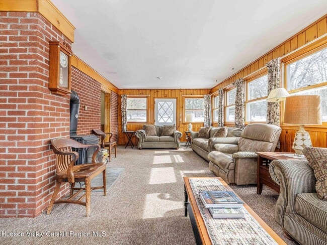 Building Photo - 11 Julia Ave