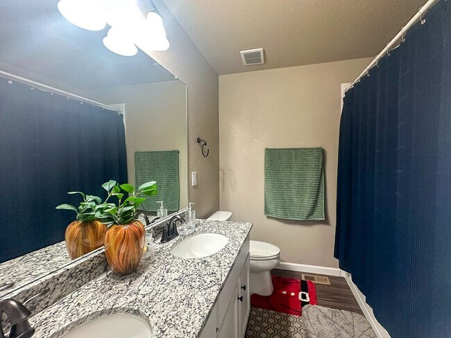 Building Photo - Grand 6bd 4ba Crystal Valley home with an in-law suite!!!