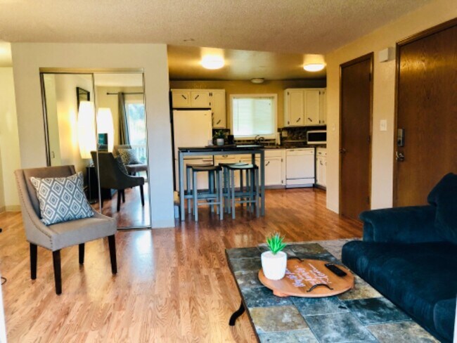 Building Photo - 342 E Dowling Rd