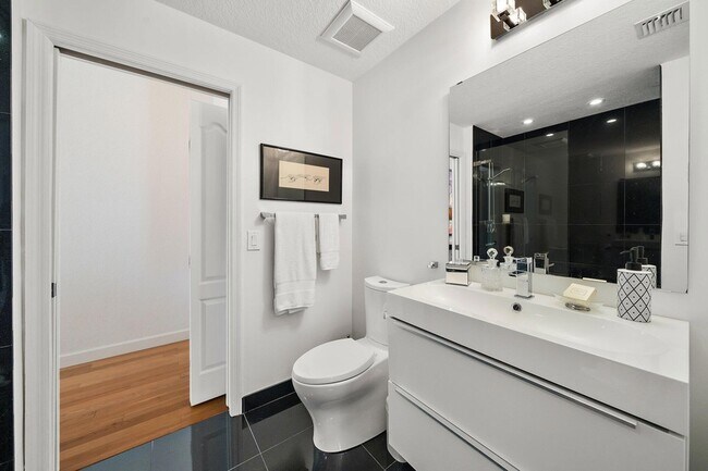 Building Photo - 11011 Legacy Dr