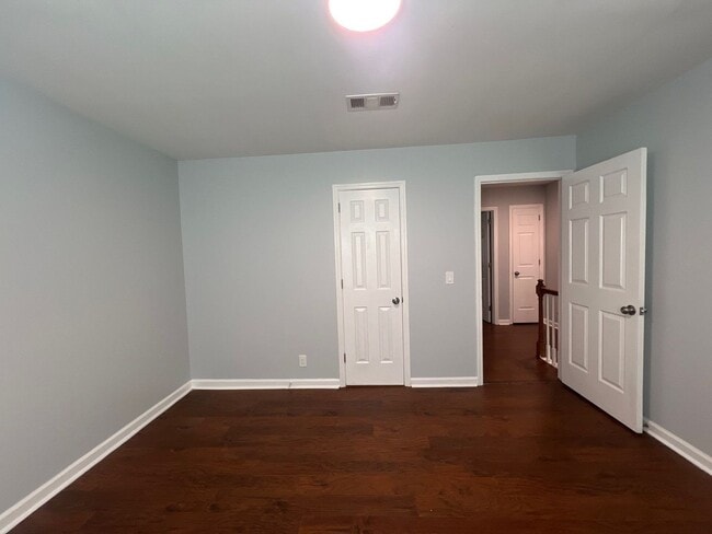 Building Photo - 219 Hickory Forge Dr