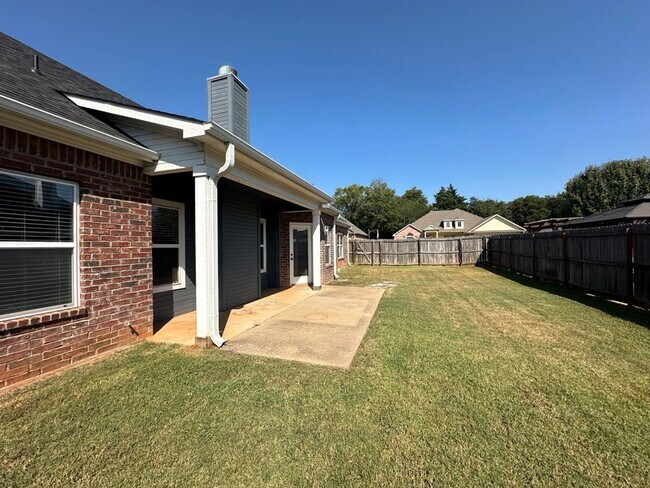 Building Photo - Stunning 4 Bed 3 Bath Home in WHISD!