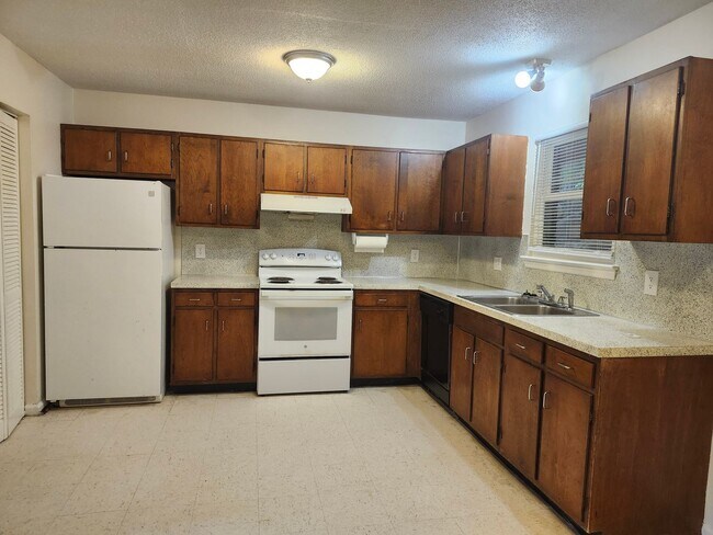Building Photo - 5234 Donlyn Dr