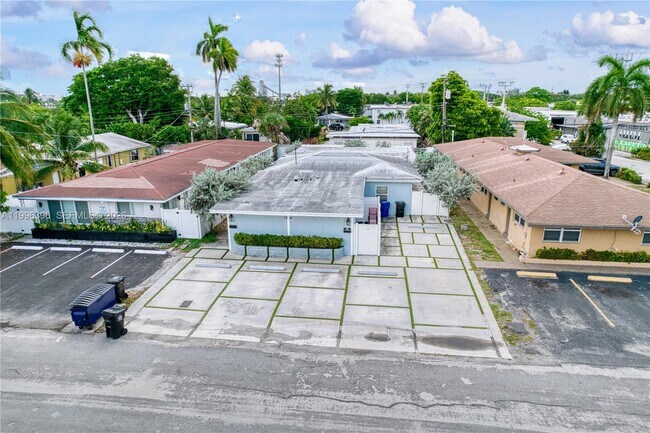 Building Photo - 1041 NE 9th Ave