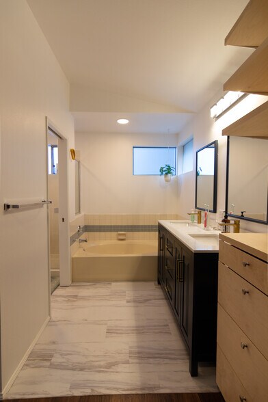 Master Bathroom - 24333 SE 42nd St