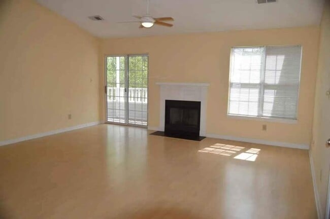 Building Photo - 2 Forest Glen Cir