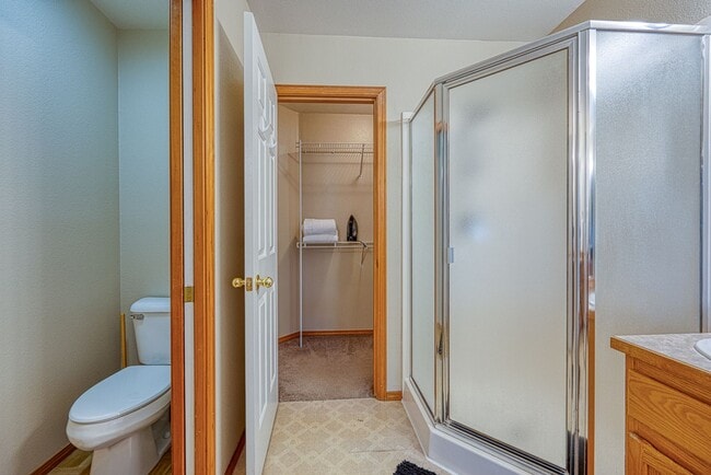 Building Photo - Fully Furnished Running Y Townhouse