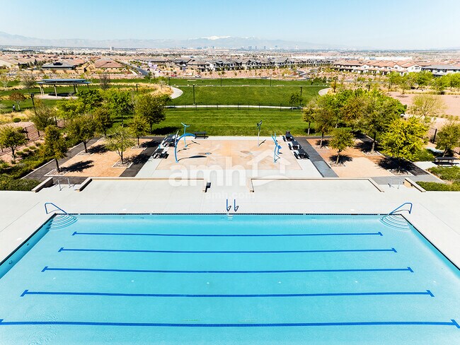 Building Photo - 108 Market St