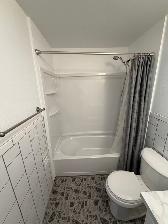 Building Photo - 540 Hawthorn St