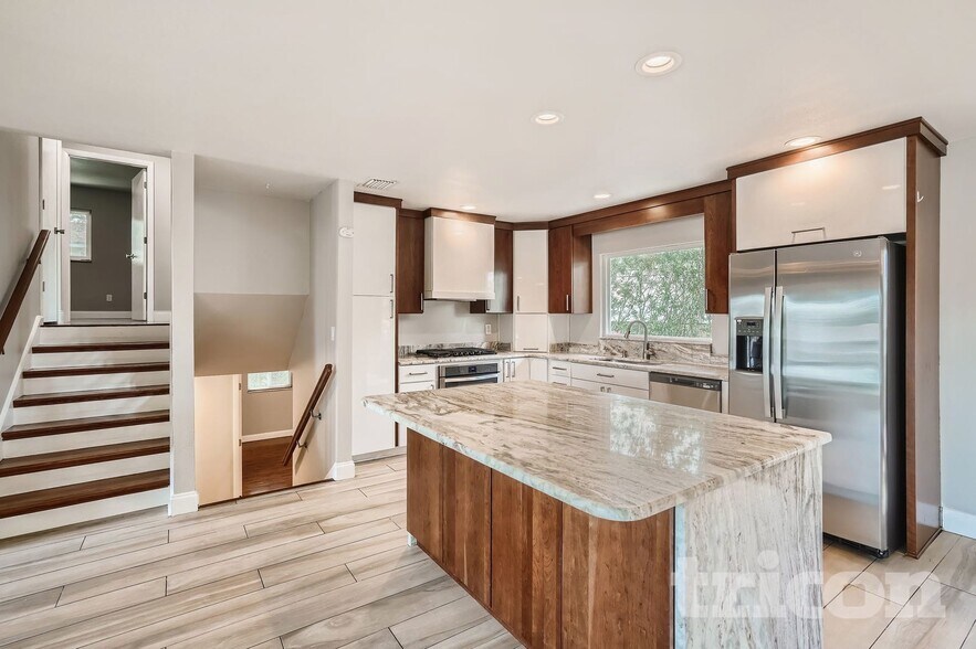 Building Photo - 13764 86th Ave N