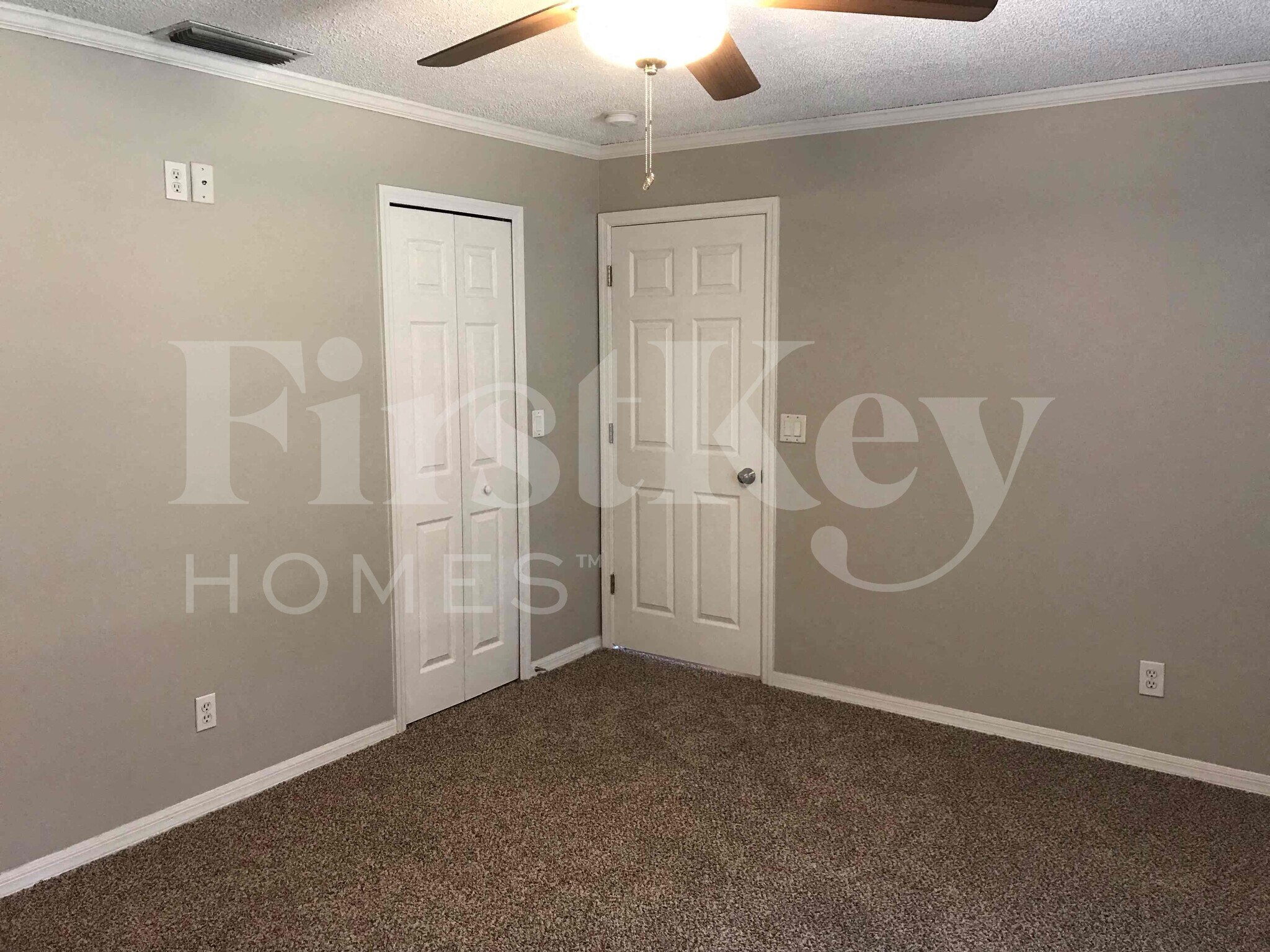 Building Photo - 1609 Whiting St SE