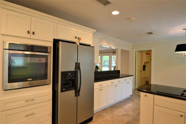 Building Photo - 4911 Wigton Dr