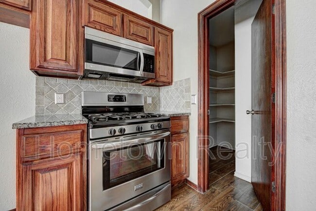 Building Photo - 16416 Oconee Creek Dr