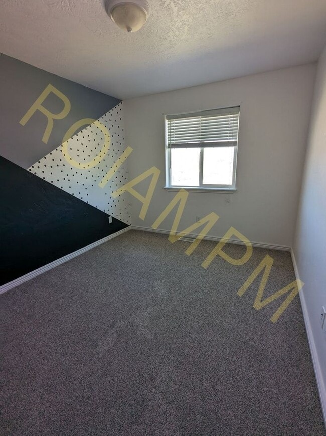 Building Photo - 3-Bedroom Townhome Near ISU with Attached Garage