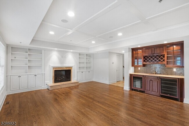 Building Photo - 12 Howland Terrace