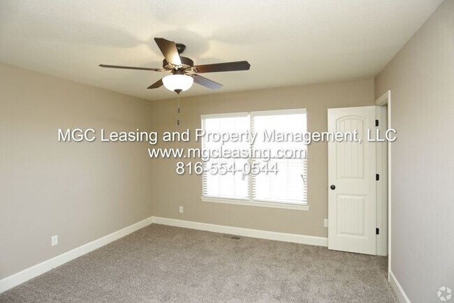 Building Photo - Discover The Possibilies of Eagle Creek Townhomes!