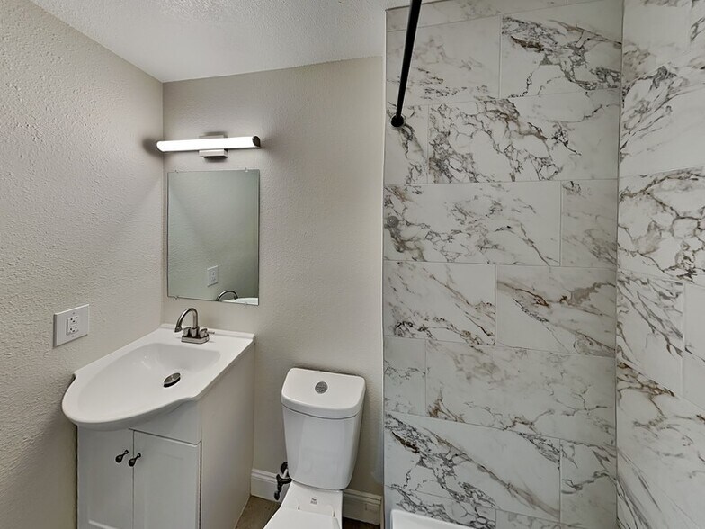 Building Photo - 536 Charles Ct