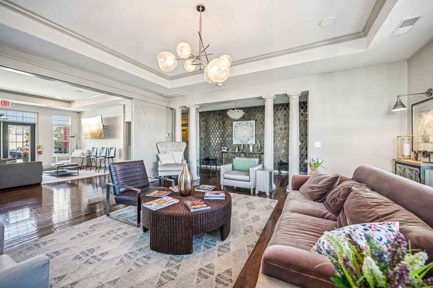 Building Photo - Latham Apartments