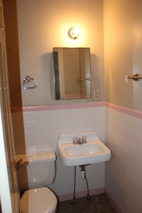 Building Photo - 2615 22nd St