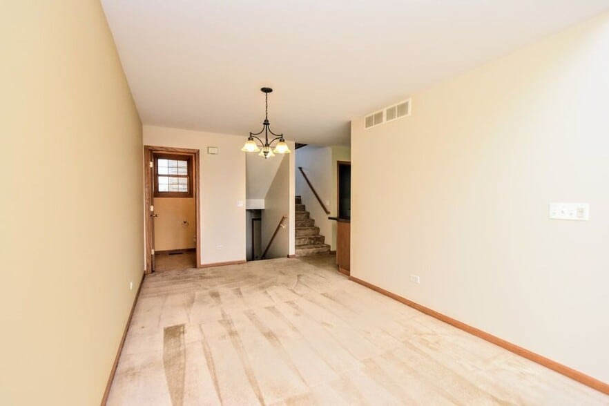 Building Photo - 5809 Fieldstone Trl
