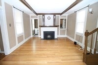 Building Photo - Adorable 3bdrm Downtown Bungalow