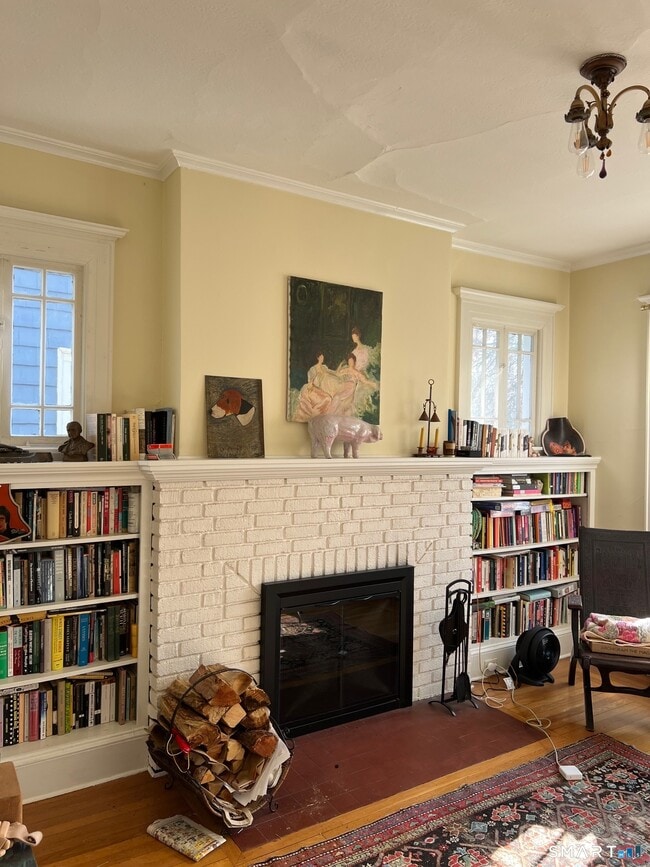 Building Photo - 826 Orange St